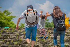 Japanese town that pays cash for kids
